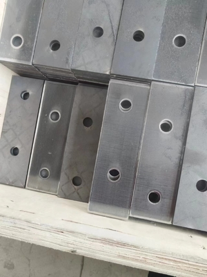 Präzisionsgefertigte Stahl-Flachstange mit Schlitten für eine genaue Passform und Funktion