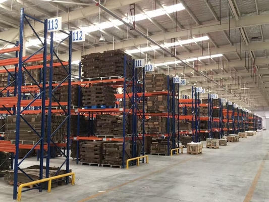 Industrielle Stahlregale, die Lagerbedingungen standhalten