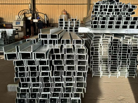 Hochfeste Stahlkanäle, warmgewalzte Strukturkanäle, langlebige Rostschutzkanäle für kommerzielle Industrie- und Infrastrukturprojekte